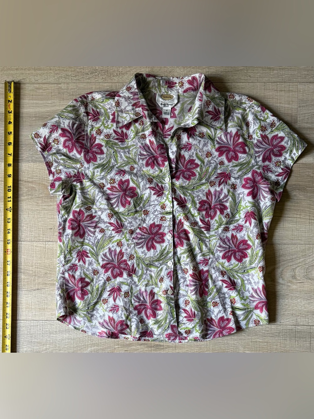 Talbots women’s Button-Down Floral Short Sleeve Shirt in Pink & Green 12
